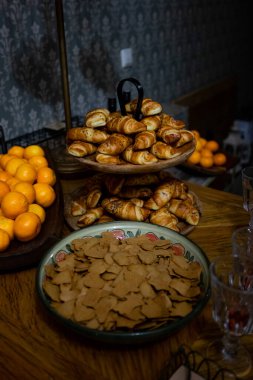 Bacon pies and gingerbread, the perfect representation of Christmas spirit and tradition