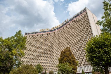 Taşkent, Özbekistan - 20 Nisan 2023: Hotel Özbekistan. Amir Timur Meydanı 'ndaki ünlü otel.. 