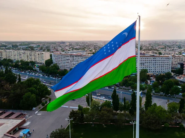 Widok Lotu Ptaka Majestatyczną Flagę Uzbekistanu Placu Bunyodkor Mieście Taszkent Obrazek Stockowy