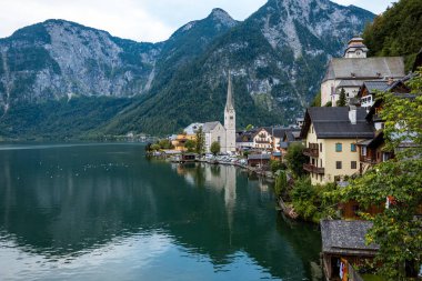 Avusturya Alpleri, Salzkammergut Bölgesi, Avusturya 'daki Hallstatt Dağı Köyü' nün Manzaralı Kartpostal Görüntüsü