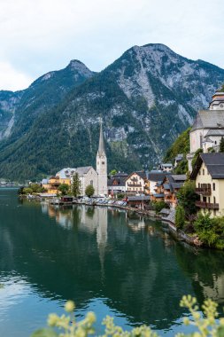 Avusturya Alpleri, Salzkammergut Bölgesi, Avusturya 'daki Hallstatt Dağı Köyü' nün Manzaralı Kartpostal Görüntüsü