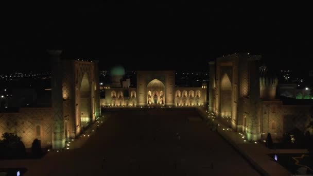 Samarkand Ουζμπεκιστάν Εναέρια Άποψη Του Ulug Bek Madrassah Πολύχρωμο Πλατεία — Αρχείο Βίντεο
