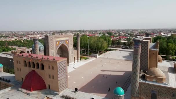 レジスタン スクエアのサマルカンド ウズベキスタンの空中視点 中央アジアの人気観光名所 — ストック動画