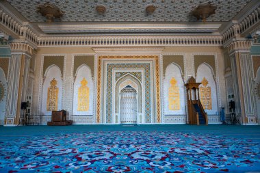 TASHKENT, UZBEKISTAN - 13 Ağustos 2023: Hazrati İmam Camii 'nin İçi