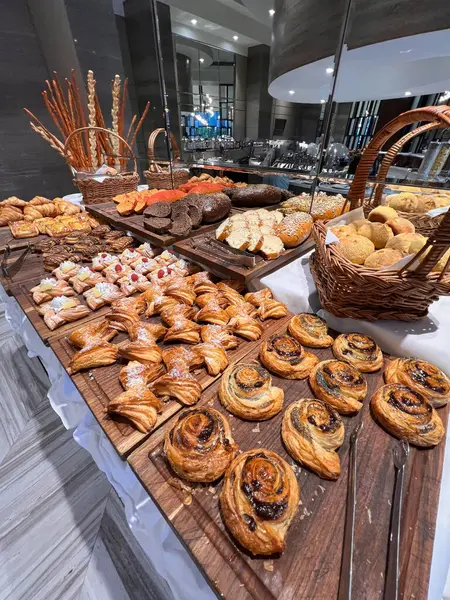 Kahvaltı Büfekonsepti, Lüks Otelde Kahvaltı Saati, Restoranda Aileyle Brunch