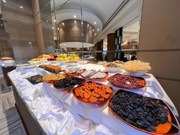 Kahvaltı Büfekonsepti, Lüks Otelde Kahvaltı Saati, Restoranda Aileyle Brunch