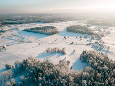 Kış güzel manzarası ağaçlarla kaplıydı. Hava görünümü