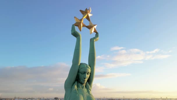 Statue Liberty Milda Symbol Freedom Latvia Beautiful Aerial View Riga — Stock Video