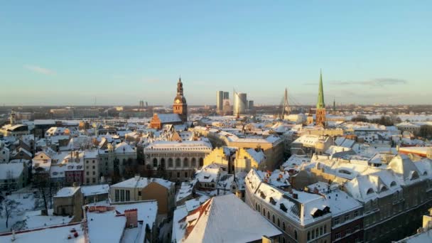 Αεροφωτογραφία Της Παλιάς Πόλης Της Ρίγας Χειμώνα Πρωτεύουσα Της Λετονίας — Αρχείο Βίντεο