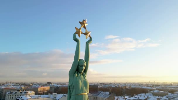 Statua Wolności Milda Symbol Wolności Łotwy Piękny Widok Lotu Ptaka — Wideo stockowe