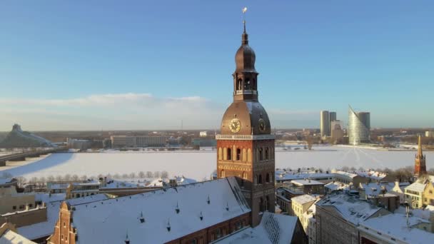 冬季里加古城的空中景观 拉脱维亚的首都 里加上空美丽的冬天 — 图库视频影像