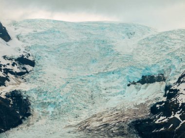 Vatnajokull Ulusal Parkı, İzlanda 'daki Svnafellskull Buzulu' nun hava görüntüsü, İskandinavya 'nın çarpıcı buz oluşumlarını gözler önüne seriyor..