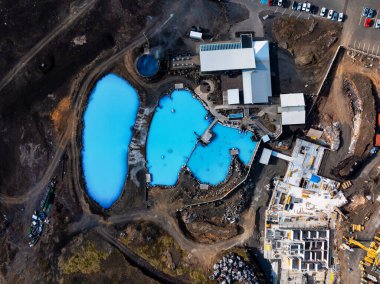 İzlanda 'daki Mavi Göl' ün havadan görünüşü, ülkenin en ünlü ve popüler SPA merkezi..