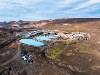 İzlanda 'daki Mavi Göl' ün havadan görünüşü, ülkenin en ünlü ve popüler SPA merkezi..
