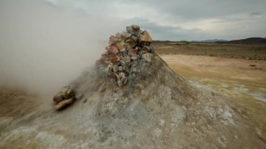 Hverir jeotermal alan İzlanda Lake Myvatn yakınındaki Kuzey