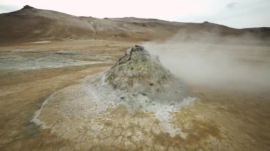 Hverir jeotermal alan İzlanda Lake Myvatn yakınındaki Kuzey