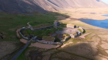 Vatnajkull Ulusal Parkı, İzlanda 'daki Svnafellskull Buzulu' nun hava görüntüsü, İskandinavya 'nın çarpıcı buz oluşumlarını gözler önüne seriyor..