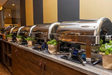 Lüks Büfe Hattı, Hoteldeki Sıcak Tabaklar ve Zarif Dekor Varyasyonu