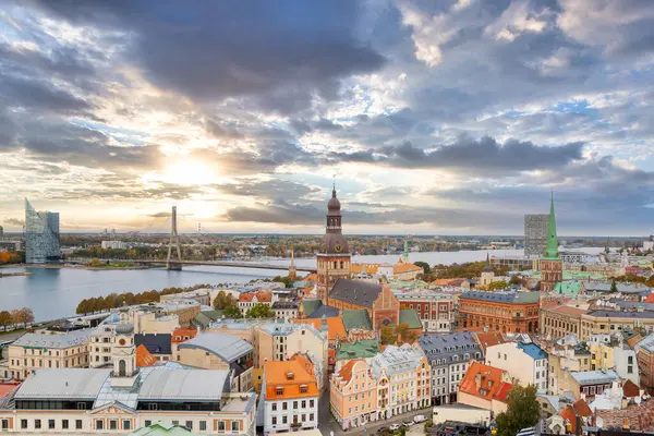 Panorama görünüm üzerinde eski şehir riga, Letonya riga Katedrali