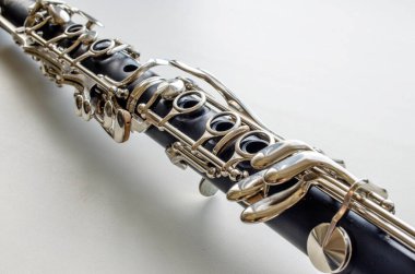 Fransız sistem klarneti arka planda yakın plan