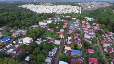 Asya 'daki bir Şehir Köyünün Sinema 4K Drone Görüntüsü Geleneksel ve Modern Mimarinin Hava Görüntüsü