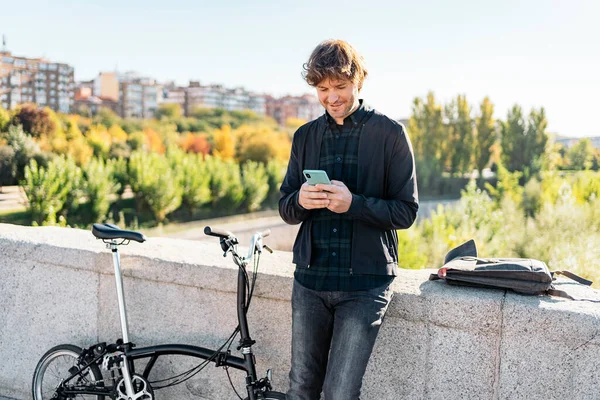 Stock Photo Young Man Using His Cellphone Street — Stock Photo, Image