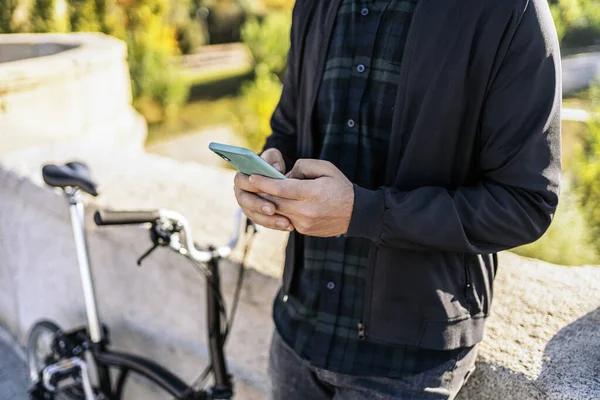 Stock Photo Young Man Using His Cellphone Street — Stock Photo, Image