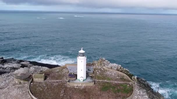 Godrevy Lighthouse Cornwall England Air Aerial Drone — ストック動画