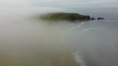 İngiltere 'nin hava aracı Cornwall İngiltere' den sisli bir günde iniş yaptı. 