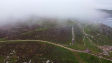 Sennen Cornwall İngiltere İHA 'sının etrafındaki uçurumların havası.. 