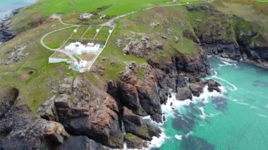 Hava aracı Cornwall UK 'den Pendeen uçurumları 