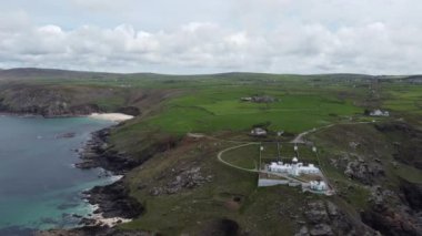 Hava aracı Cornwall UK 'den Pendeen uçurumları 