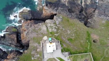 Hava aracı Cornwall UK 'den Pendeen uçurumları 