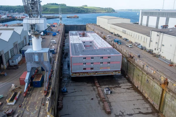 Falmouth Docks 옥수수 England 재정비를 기다리고 바지선 — 스톡 사진