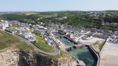 Havadan gelen Porteath Cornwall İngiltere insansız hava aracı 