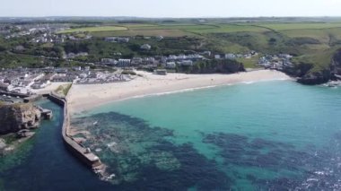 Havadan gelen Porteath Cornwall İngiltere insansız hava aracı 