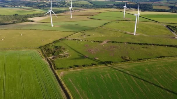 Windturbines Korenmuur Engeland Vanuit Lucht Drone Antenne — Stockvideo