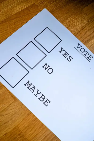 Seçim kareleri ile referandum karar kağıdı 