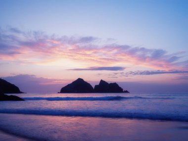 Holywell Körfezi, Günbatımı Cornwall İngiltere 