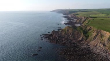 Bude Cornwall İngiltere yakınlarındaki Kum Ağzı Koyu. 