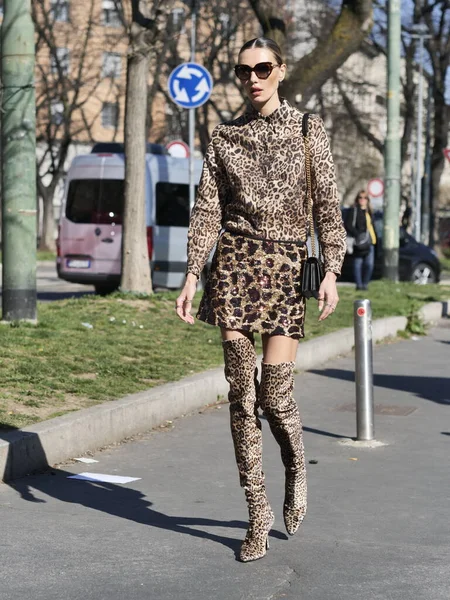 Moda Blogger Street Style Outfit Antes Del Desfile Moda Fendi —  Fotos de Stock