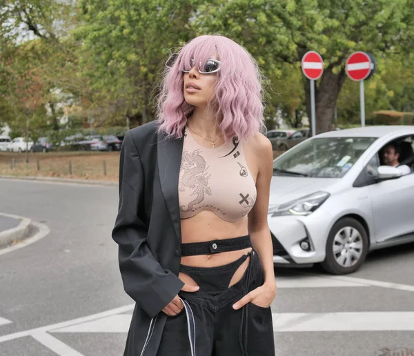 Fashion Blogger Street Style Outfit Előtt Diesel Divat Show Alatt — Stock Fotó