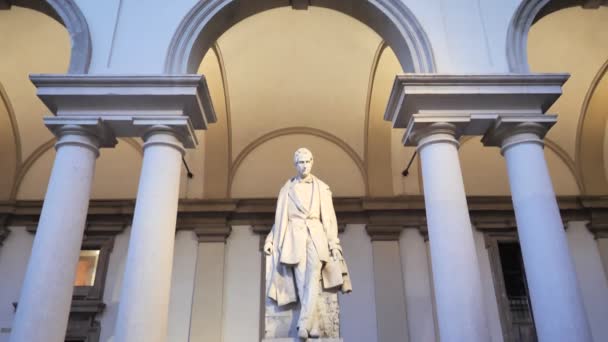 Pátio Pinacoteca Brera Com Estátua Tommaso Grossi Milão Lombardia Itália — Vídeo de Stock