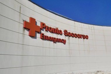 Alzano Lombardo Hastanesi, Bergamo eyaletinin Seriana Vadisi 'nde çok disiplinli bir tıp merkezidir. Lombardy, İtalya.