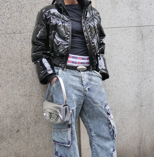 Fashion Blogger Straat Stijl Outfit Voor Diesel Modeshow Tijdens Milano — Stockfoto