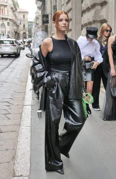 Fashion Blogger Ludovica Bizzaglia Street Consert Calcaterra Fashion Show Milano — стокове фото