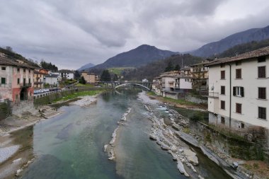  San Giovanni Bianco, Val Brembana vadisinde küçük bir kasaba, Bergamo, Lombardy, İtalya