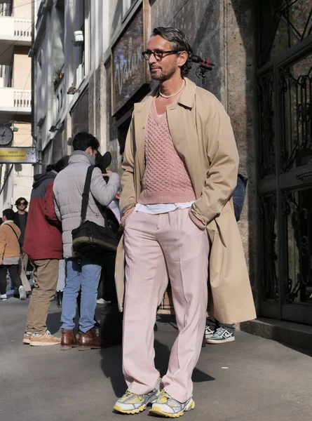 Hombre Moda Posando Para Los Fotógrafos Antes Dolce Gabbana Desfile — Foto de Stock