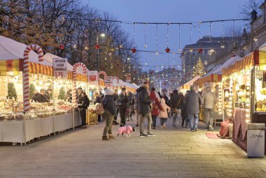 Bergamo: Sanatçılar yerel yiyeceklerle fuarlar düzenliyor ve hiç yiyecek yok