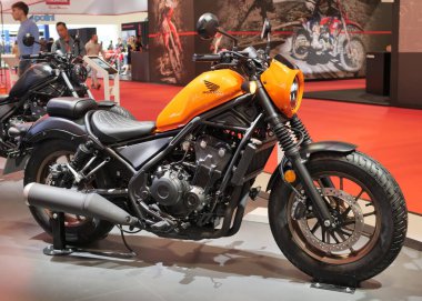  Elmets, motorsikletler ve aksesuarlar EICMA 'da, NOVEMBER 2024 uluslararası motosiklet sergisi, Milan, Lombardy